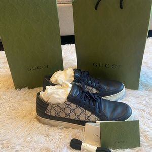 Men’s Gucci shoes size 12